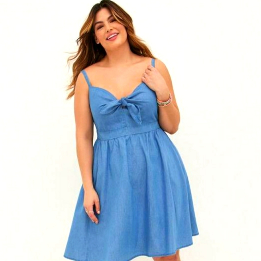 Torrid Tie-Front Chambray Skater Dress, size 3, NWT
